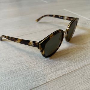 Tory Burch tortoise brown/gold sunglasses - comes with Tory Burch case!